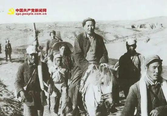 转战陕北，以一己之力，用自己的身家性命，拖垮蒋家王朝的“巨人大厦”！

放弃延安