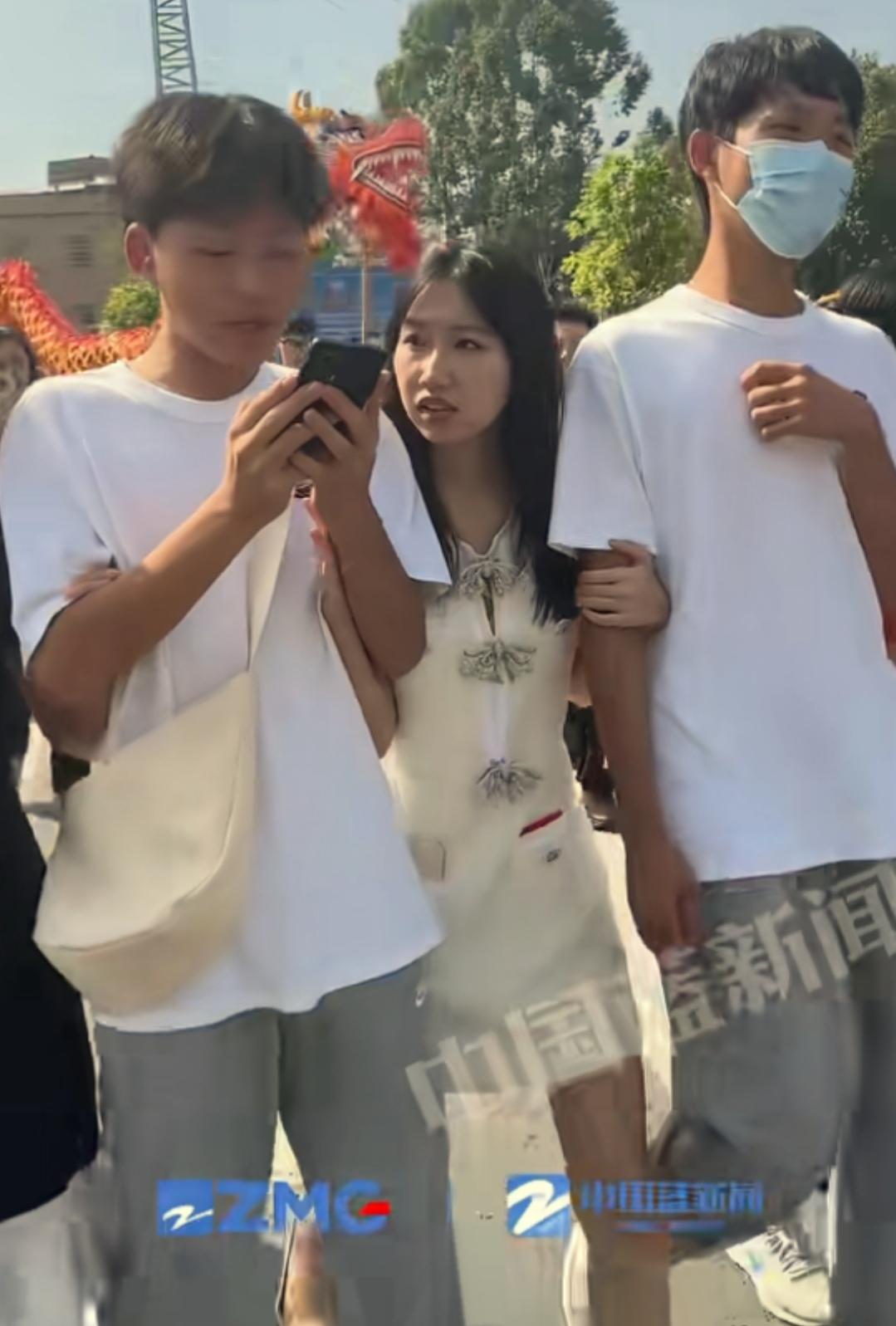 叶梓晴已经可结婚了
原因很简单
不是因为有人拦着也不是因为没有合适的人而是因为弟