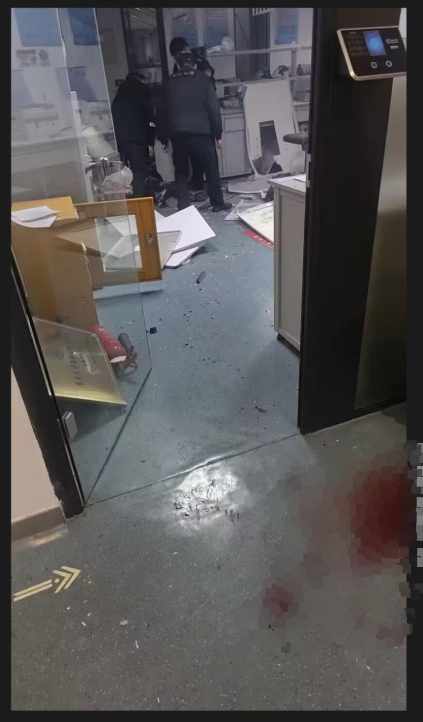 重庆大学实验室爆炸致一死二伤！重庆大学
这事儿，真是让人看着心焦。
大学实验室爆