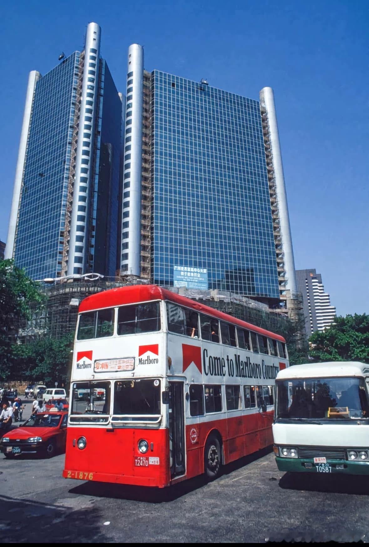 还记得90年代广州街头约右方向双层巴士吗，这些双层巴士是从香港淘汰后引进的，多数