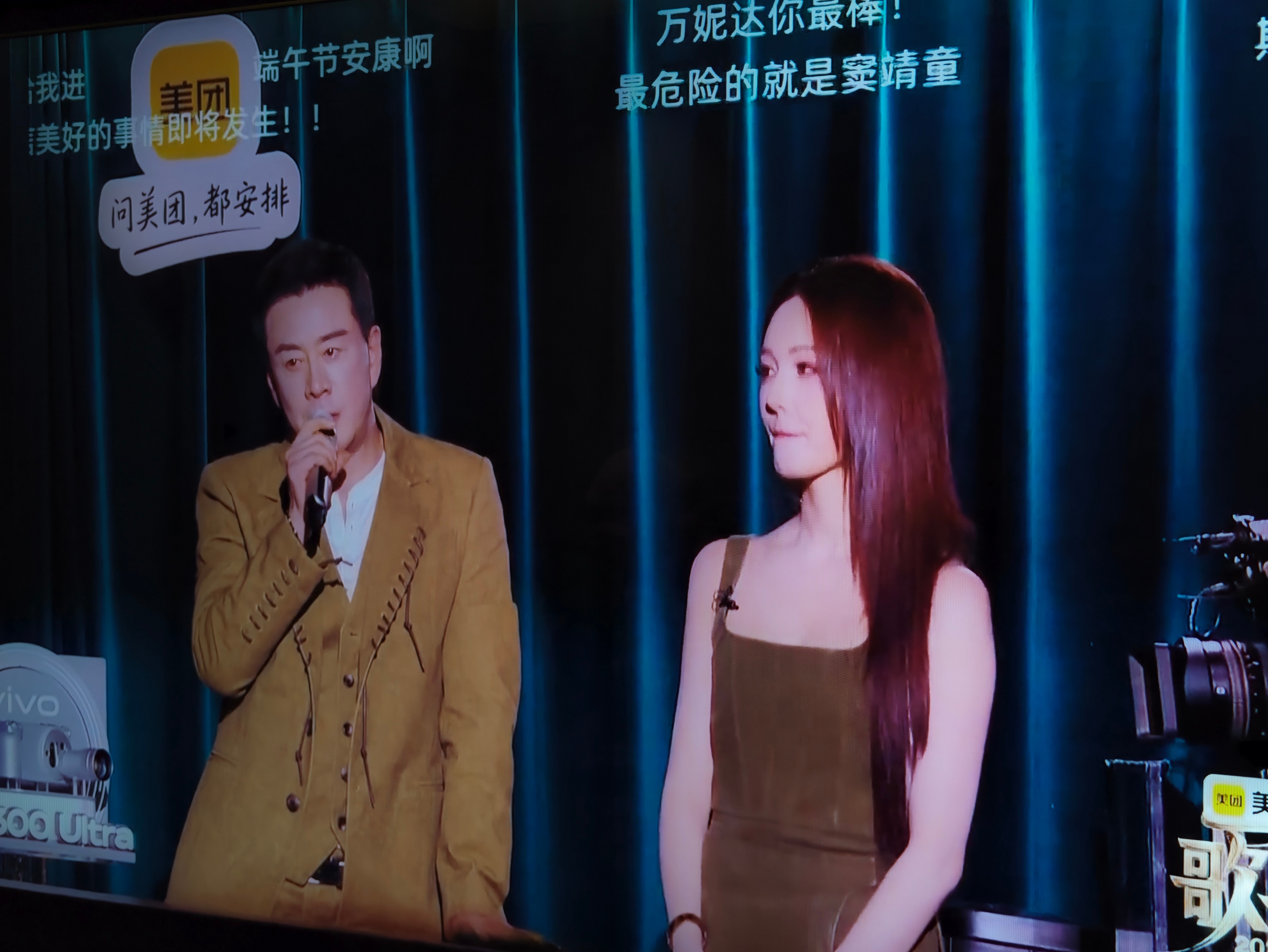 杨坤被淘汰实至名归了，虽然之前好声音时期真不错，但是这次这首确实跑调严重。 