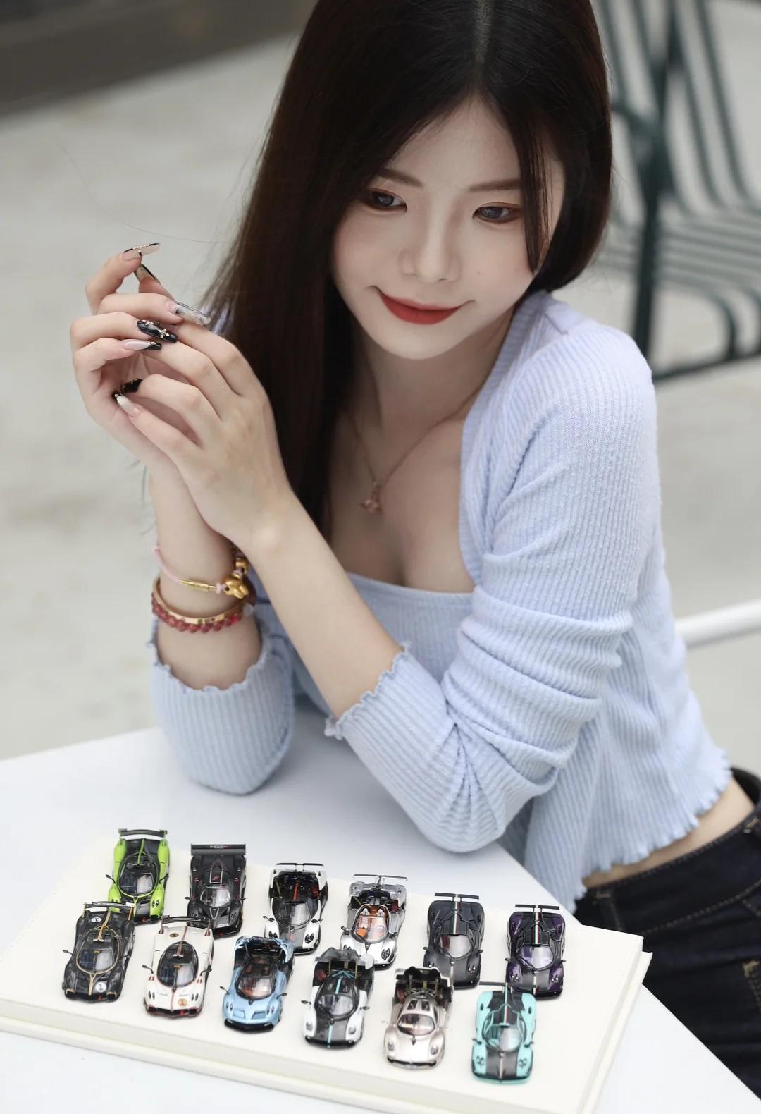 帕加尼太多不知道该宠幸哪一台？
你们说pick哪一台呢[惊喜][惊喜][惊喜]