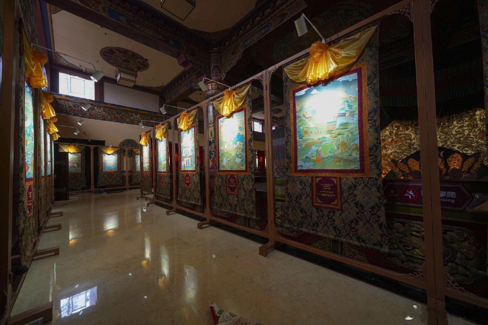 香巴拉时轮坛城赴一场千年传承之约香巴拉唐卡艺术大展暨非遗沉浸体验季 漫步在展厅中