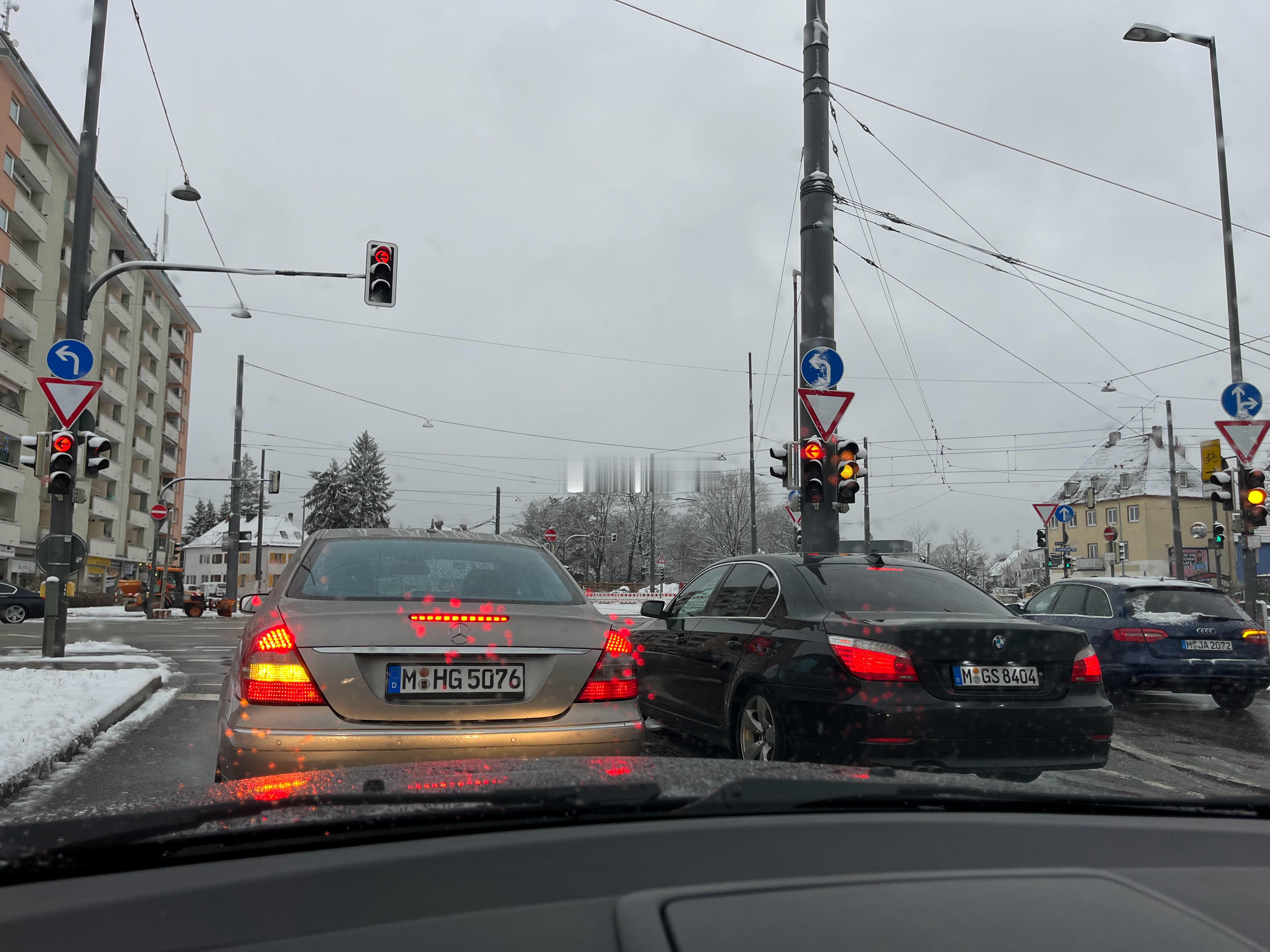 经典，回到20年前，你选哪个？#yz77聊车##宝马5系##奔驰e#  ​​​