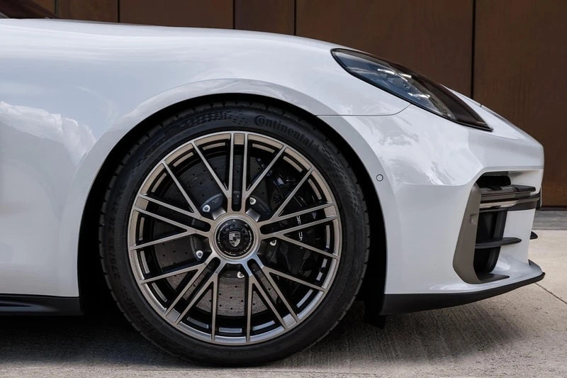 #豪车超跑[超话]#保时捷帕拉梅拉 turbo S E-Hybrid，现在的帕拉