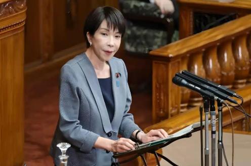 出乎意料，高市早苗在特朗普访华前，再一次放低姿态，日本共同社报道，日本经济考察团