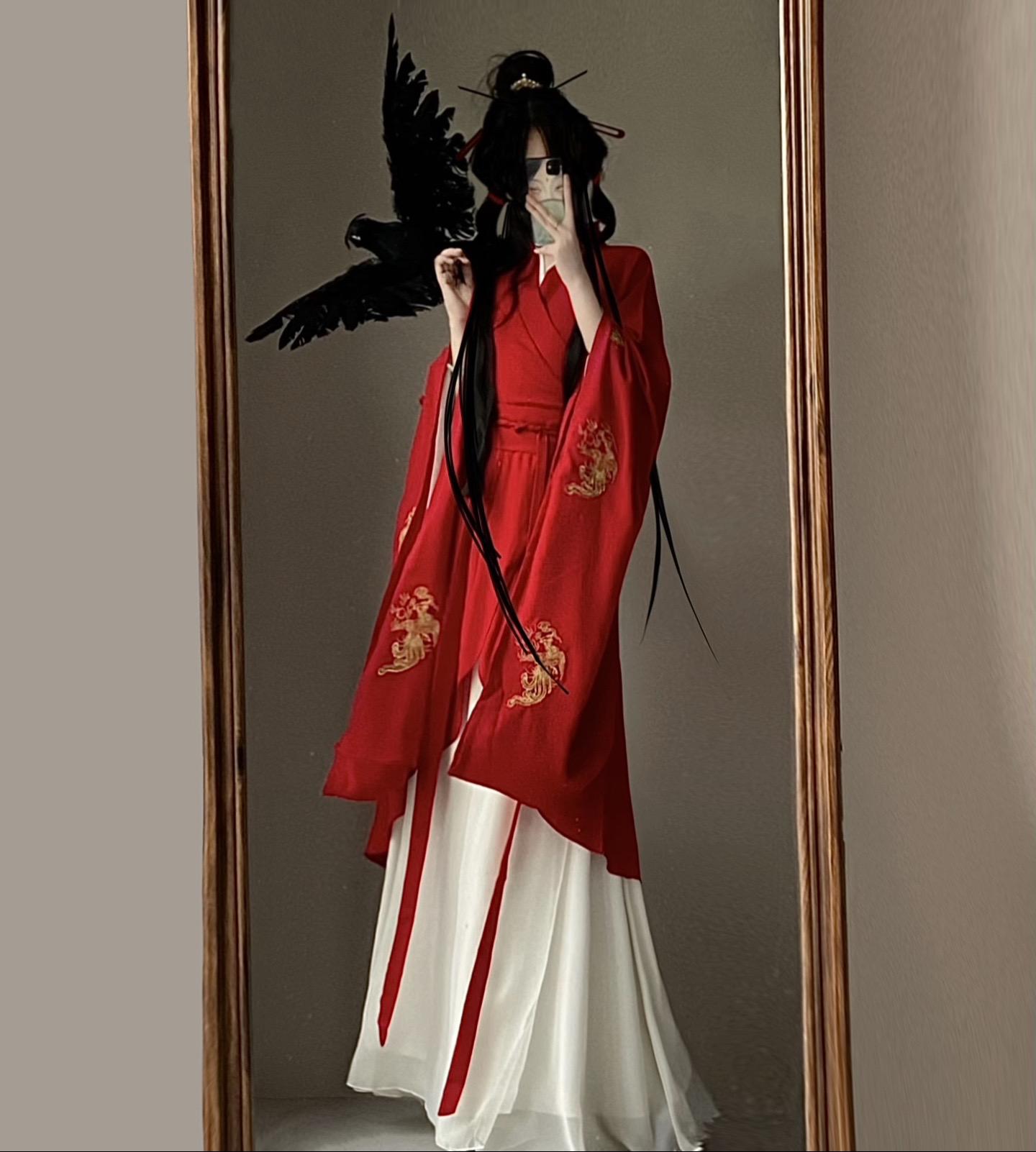 “红烛摇曳 拜明月”