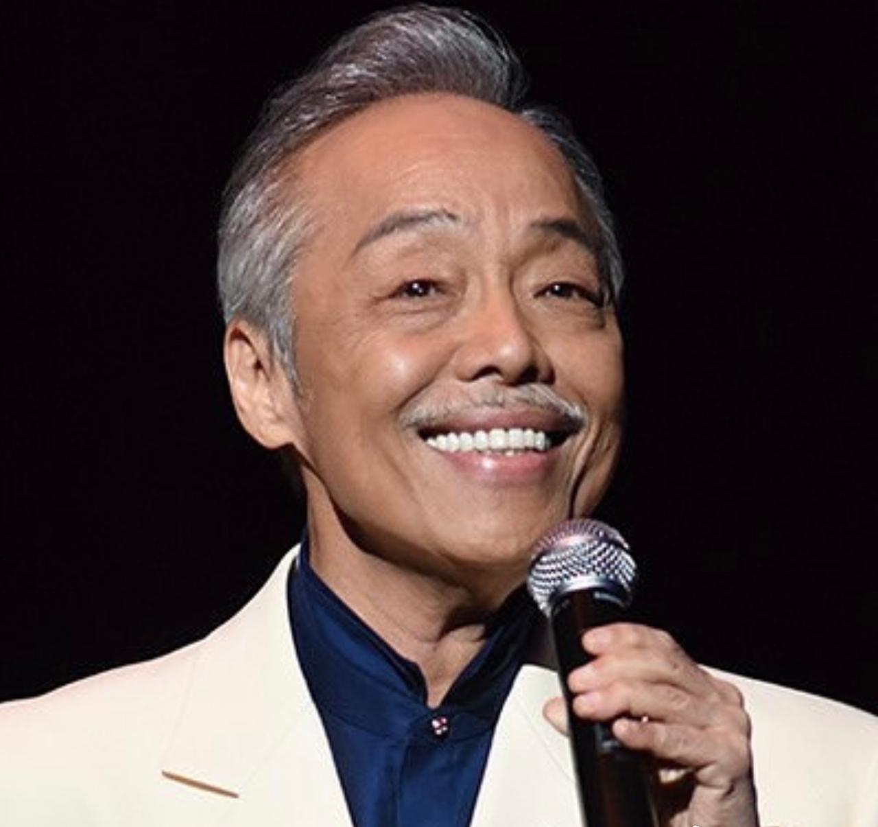 当年花28块巨款买谷村新司磁带时，老板娘还笑我：“这钱够买三斤排骨了！”结果这盘