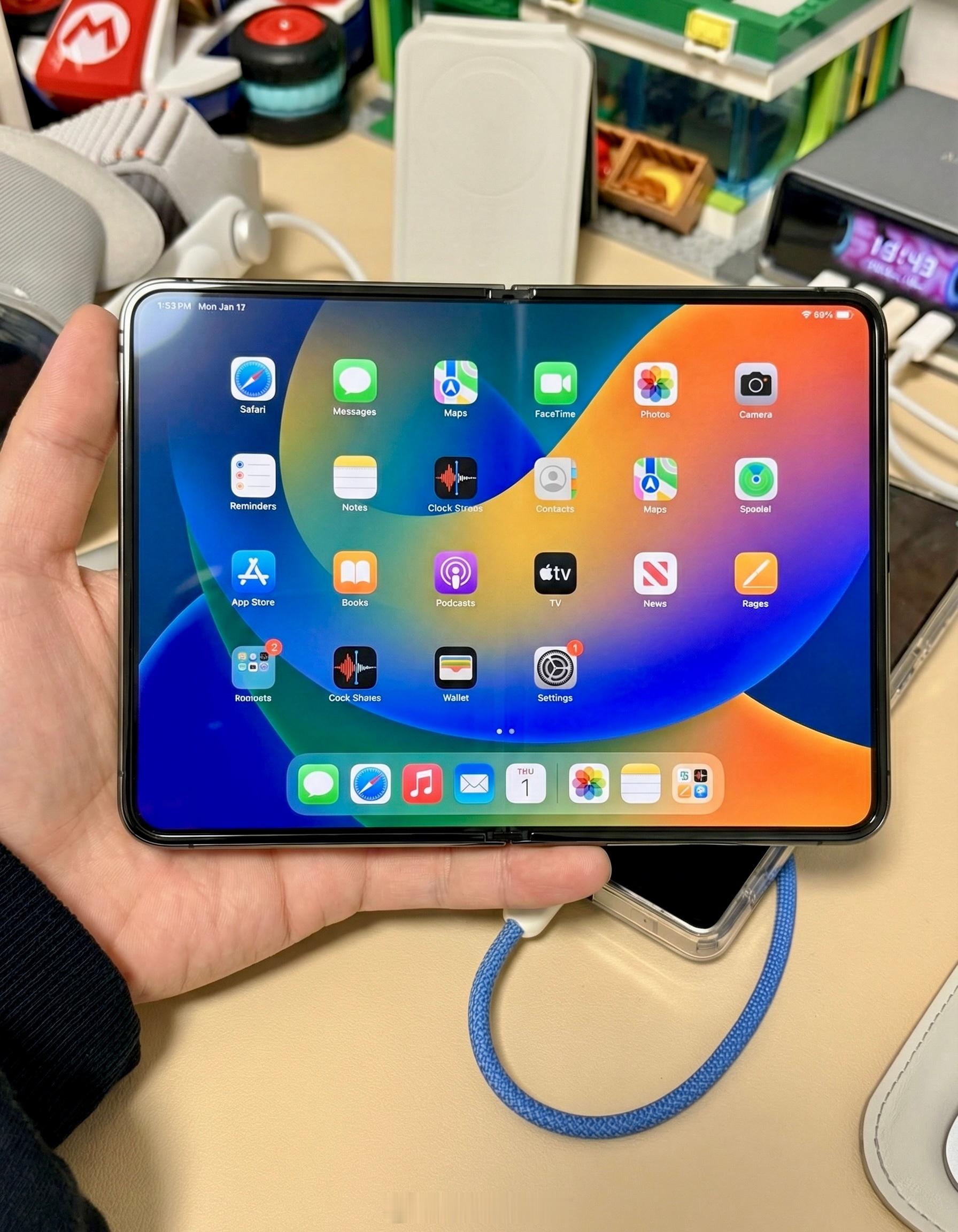 折叠iPhone量产iPhone FoId折叠手机9月发布，弱弱的问一句你们准备