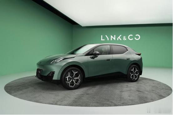 把通勤变成潮玩现场？领克Z20做到了！​新版本在酷青年中疯狂圈粉。“不止于车”不