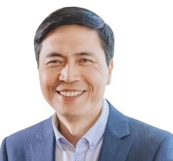 哈佛终身教授辞职回国，女儿放弃美籍

19岁的花样滑冰运动员朱易在2018年做出