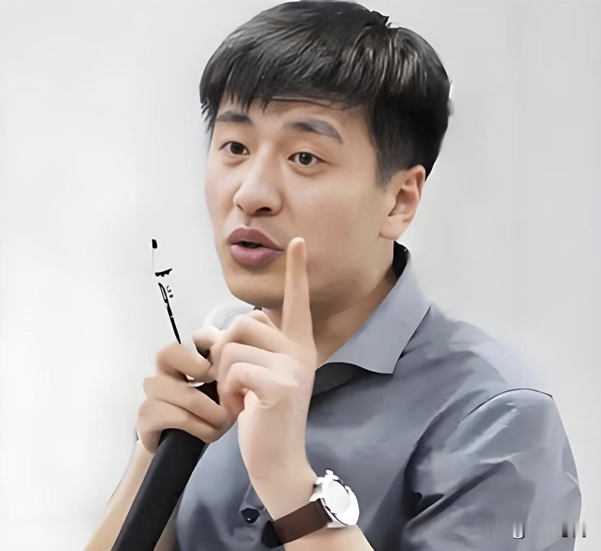 学业职业规划师张雪峰讲过一个真事：

宿舍六个女生，四个天天熬夜打游戏、刷剧、逛