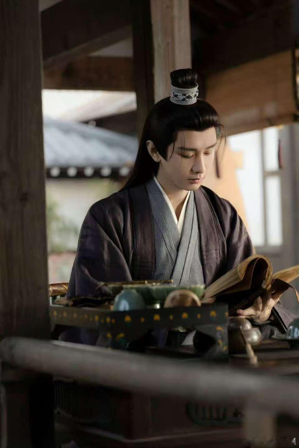 成毅周旋于外内隐于心成毅抽丝剥茧成毅周旋于外内隐于心，抽丝剥茧，真是不错 