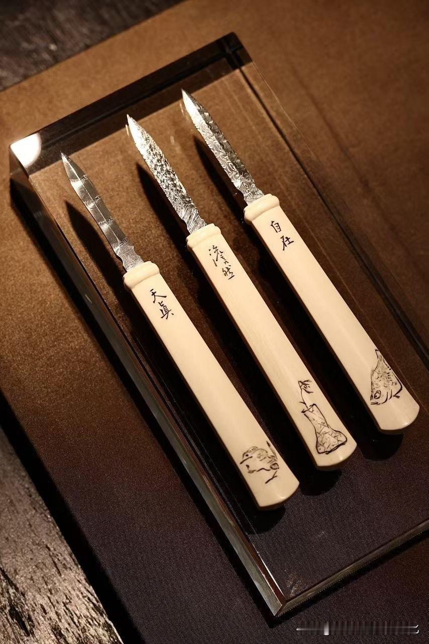 猛犸x大马士革｜茶刀

真正耐人寻味的茶器，
从来不只是“工具”。

猛犸莹白温