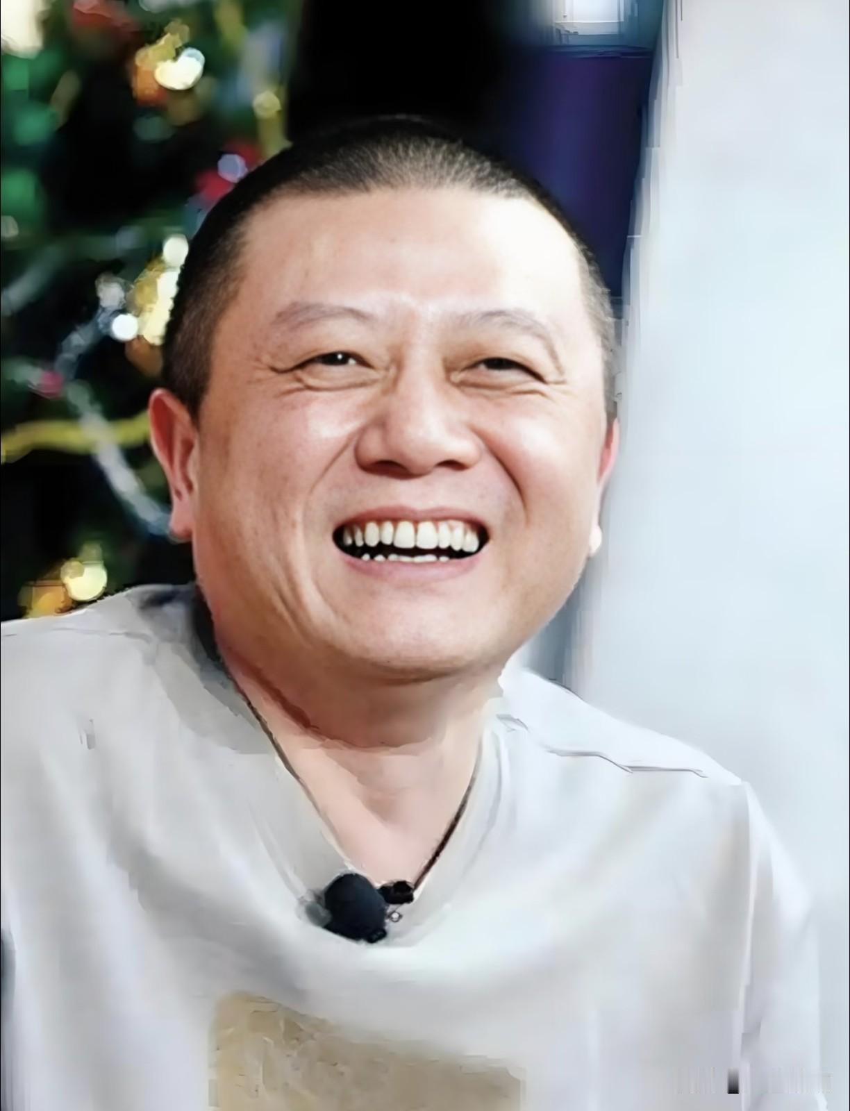 王朔说：“女人跟男人分手，90％是因为嫌弃男人穷；而男人跟女的分手，90％是嫌弃