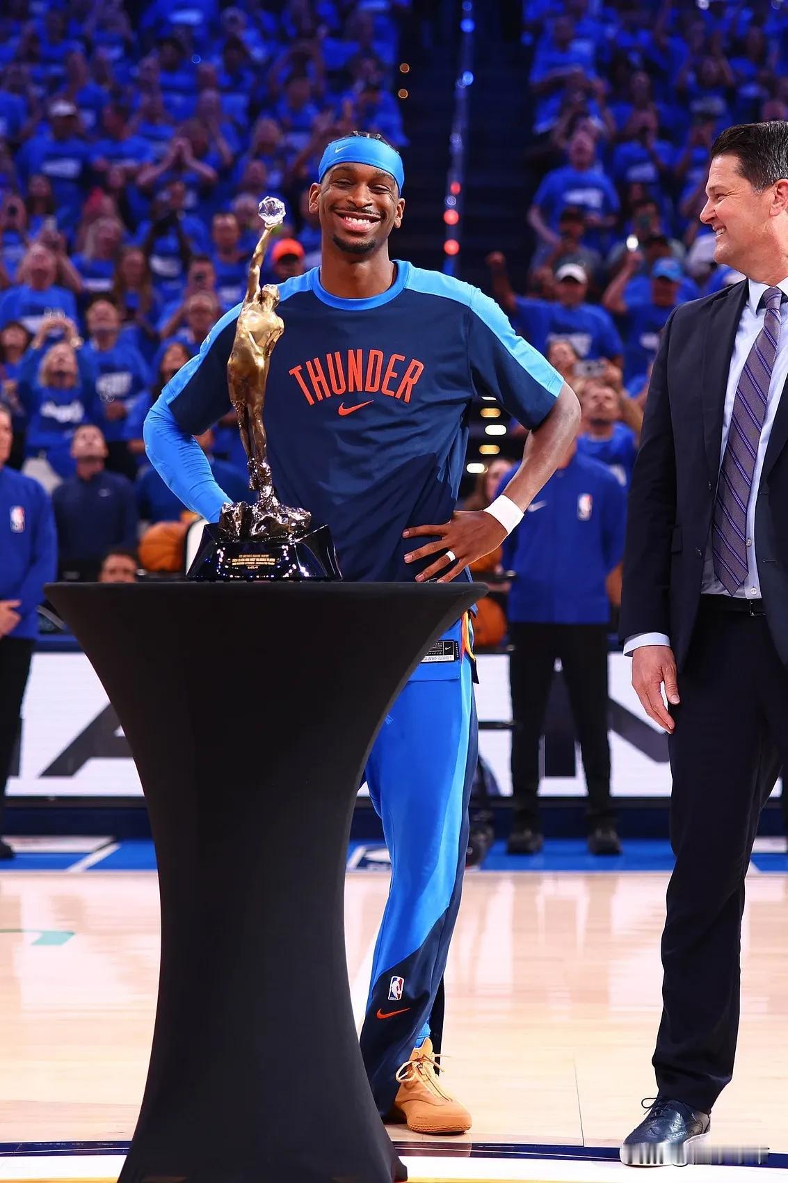 亚历山大如果夺的总冠军，将成为NBA历史第三人！

懂球的都知道，在NBA历史上