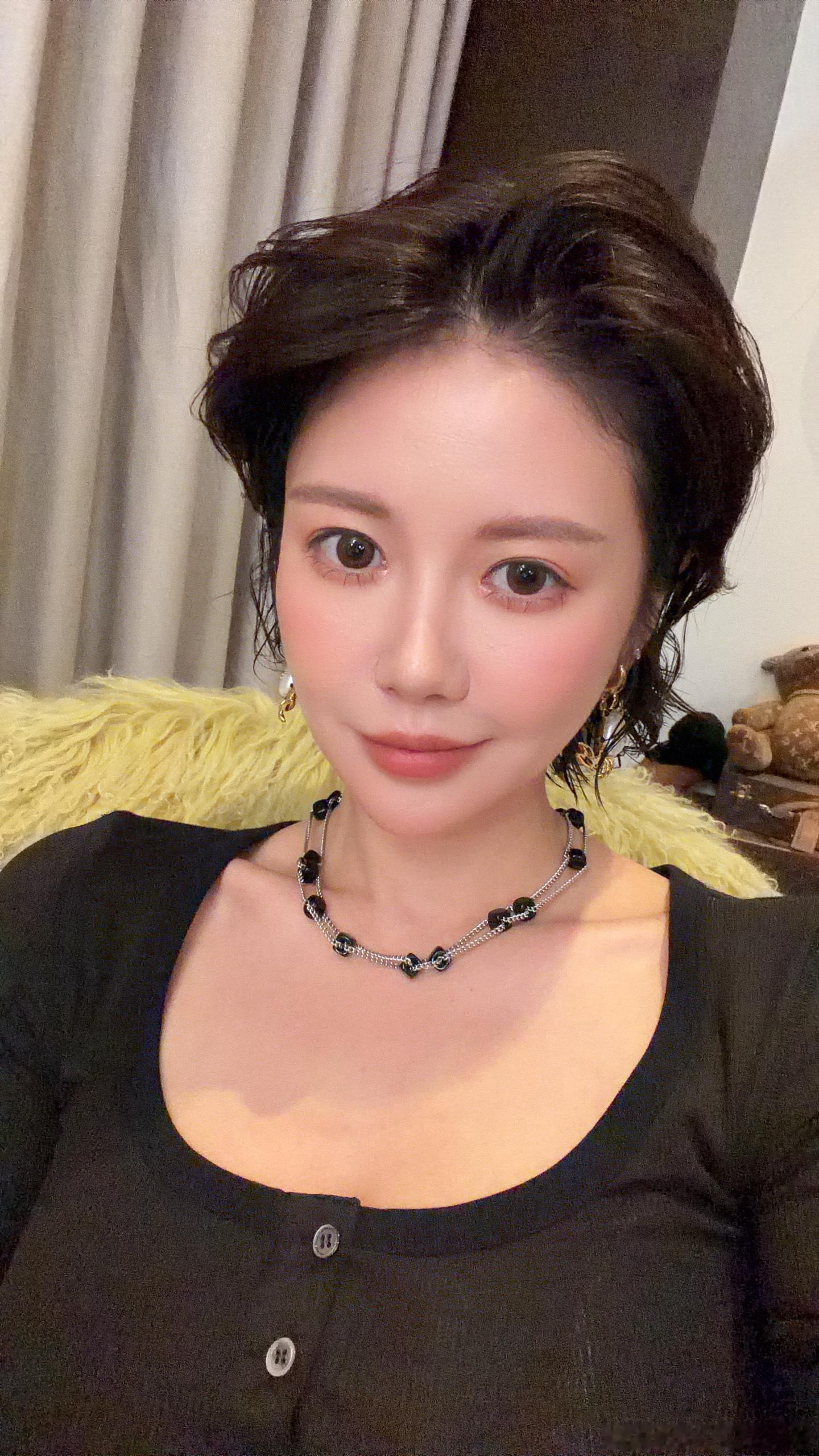 好了今天晚上看我的了在公司直播要啥有啥，速战速决 