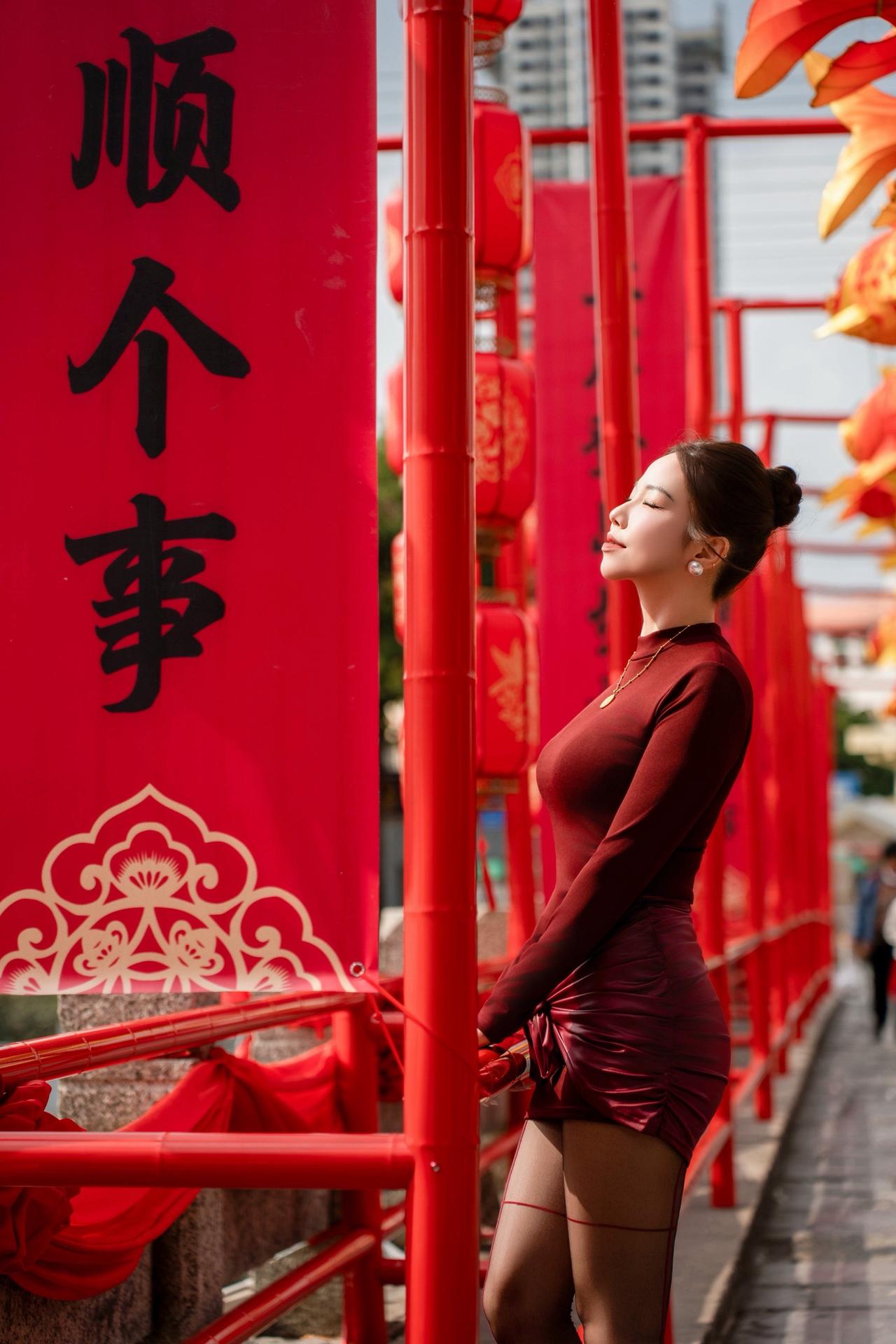 人间逢小年 所求都如愿 愿万事兴 岁平安 小年快乐！