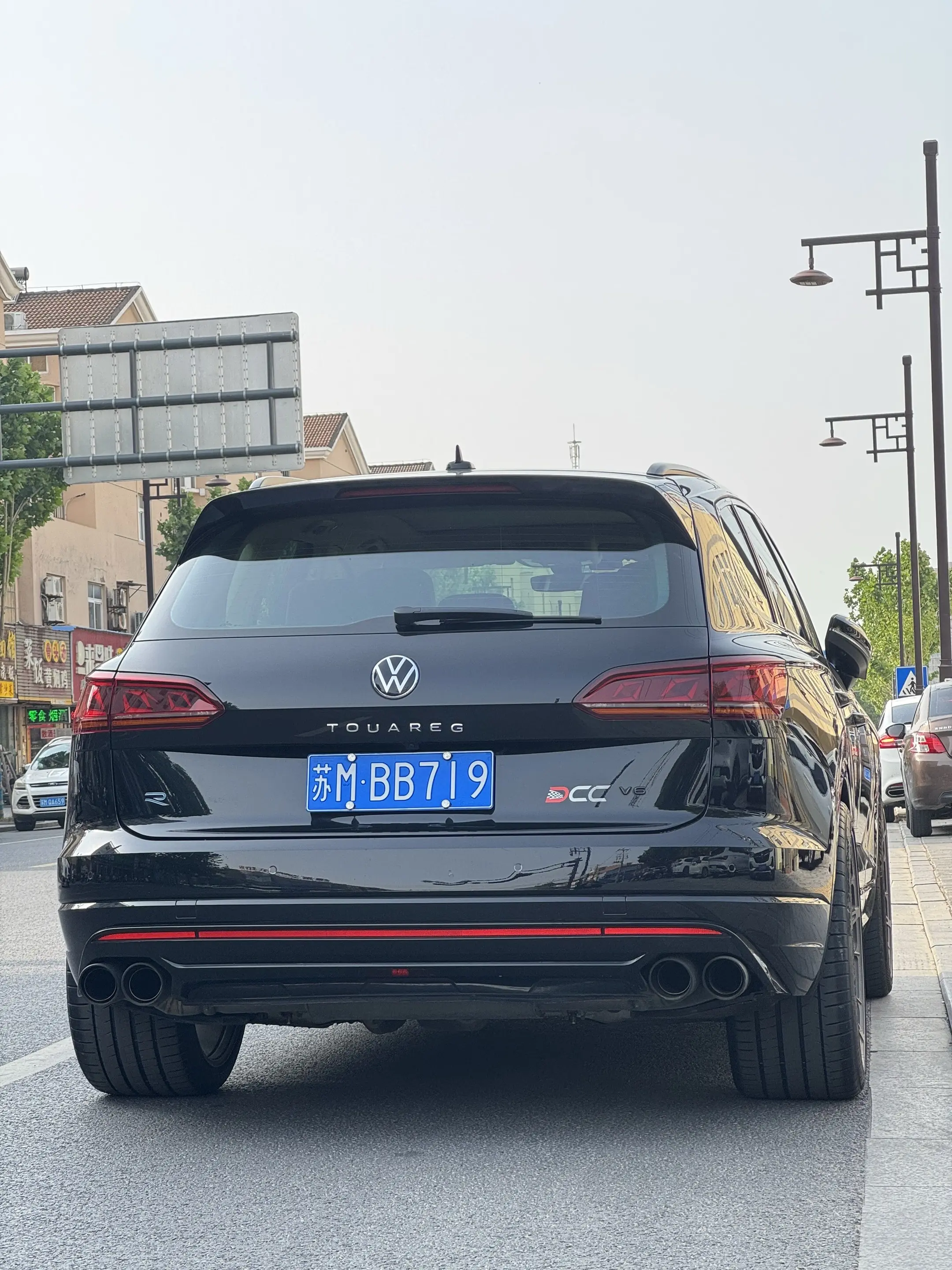 三代途锐。队简称:DCC 英文: dream car club 翻译...