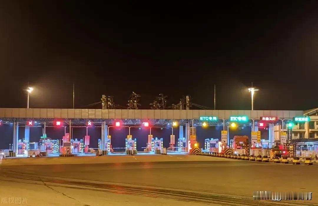要证明一个朝代的存在必须有三要素：
1.城郭遗址，
2.文字，
3.遗物，
这三