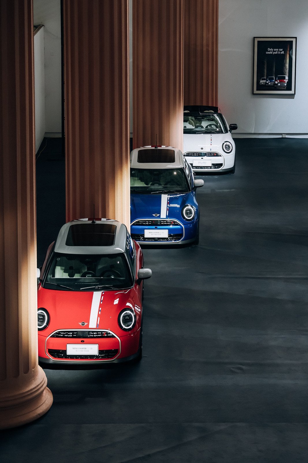 今天扎堆上市了好多新车，这里边MINI PAUL SMITH 设计师款挺特别的。