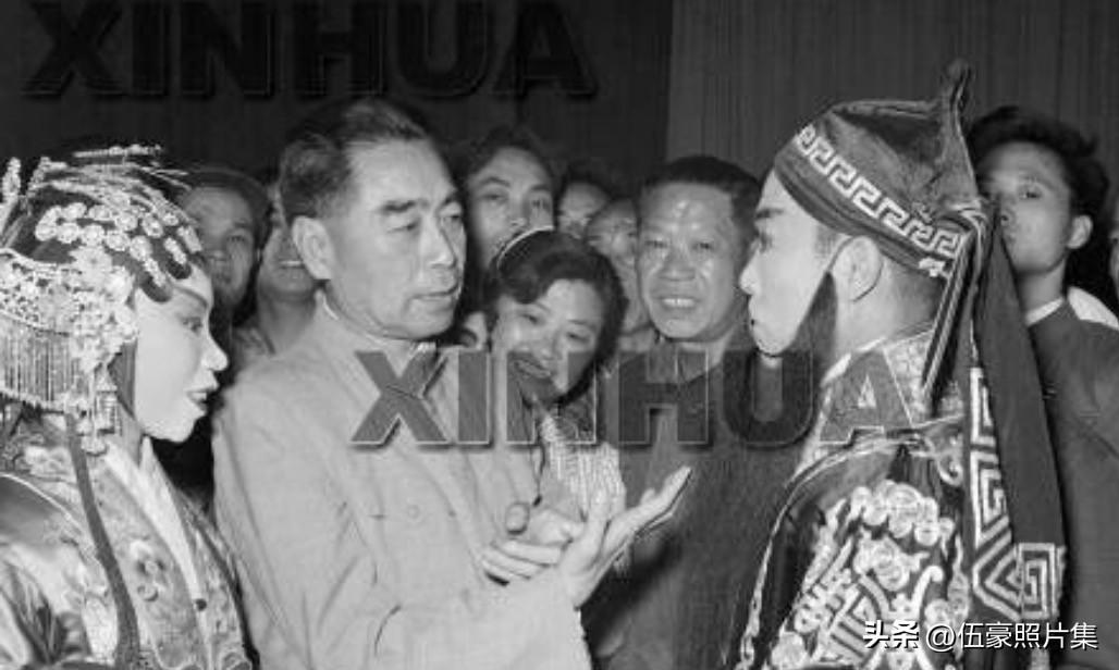 1958年，浙江绍剧团携《龙虎斗》、《芦花记》、《香罗带》、《孙悟空三打白骨精》
