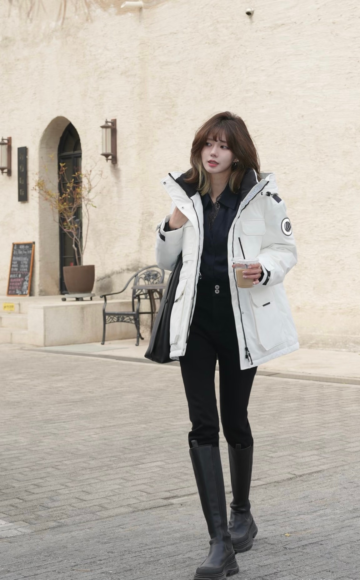 每个人都是自己的极地 每个人都有自己的一块“人生极地”，遇事见真章，深夜加班的办