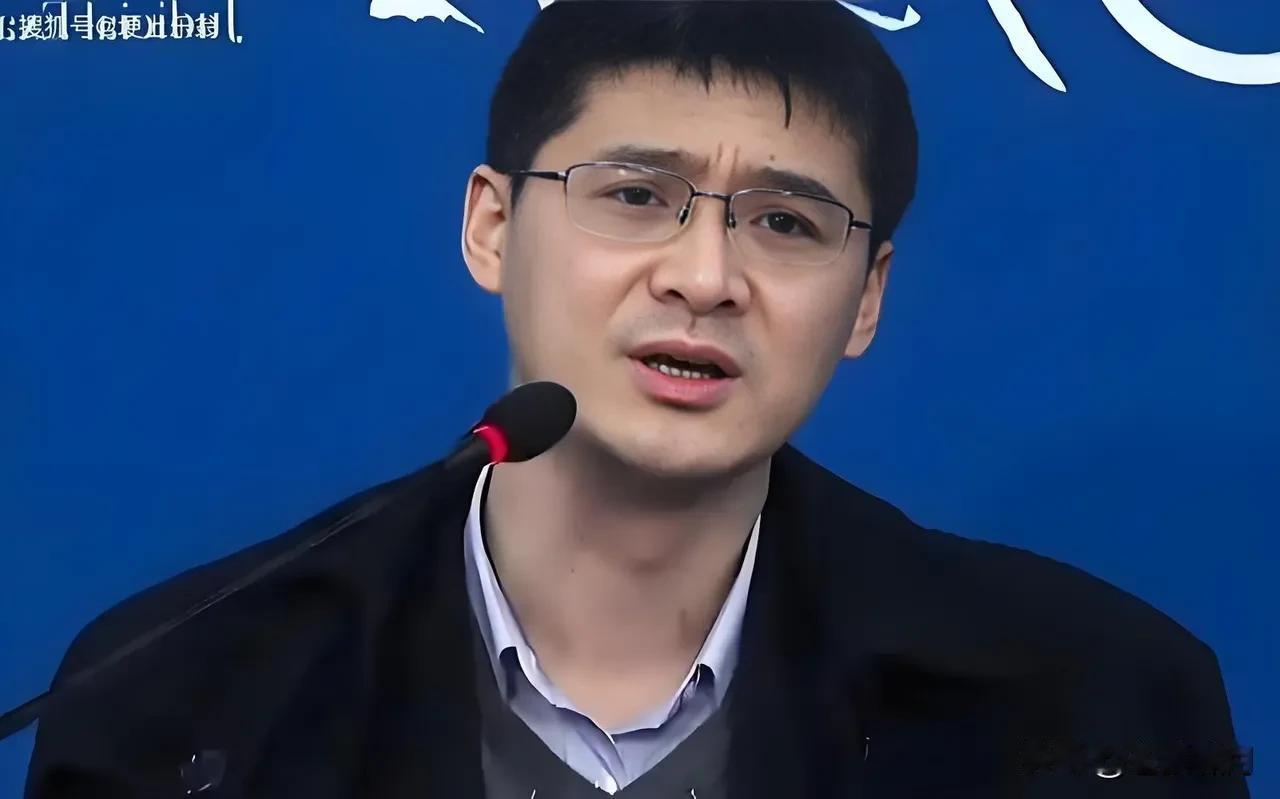 罗翔教授要退网？此事有点匪夷所思令人伤感！为何会发生这样事情？只因他没有批评萝莉