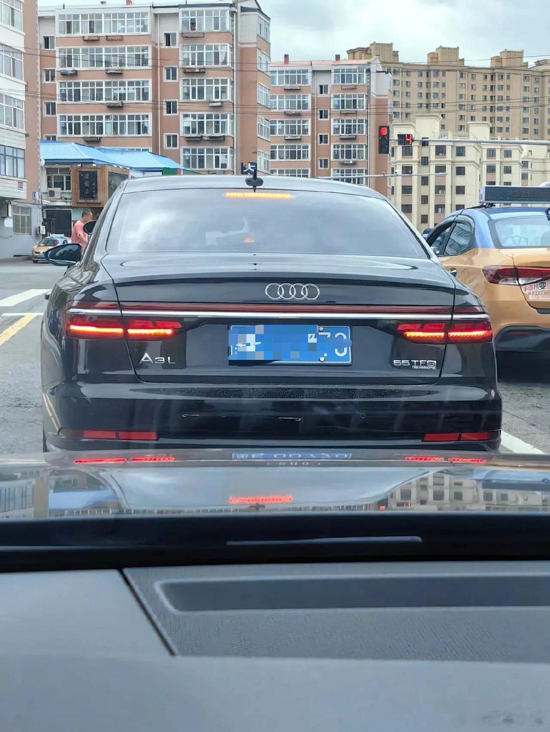 奥迪车这么帅气了吗？这A3L怎么看也不像啊！#奥迪a3# ​​​