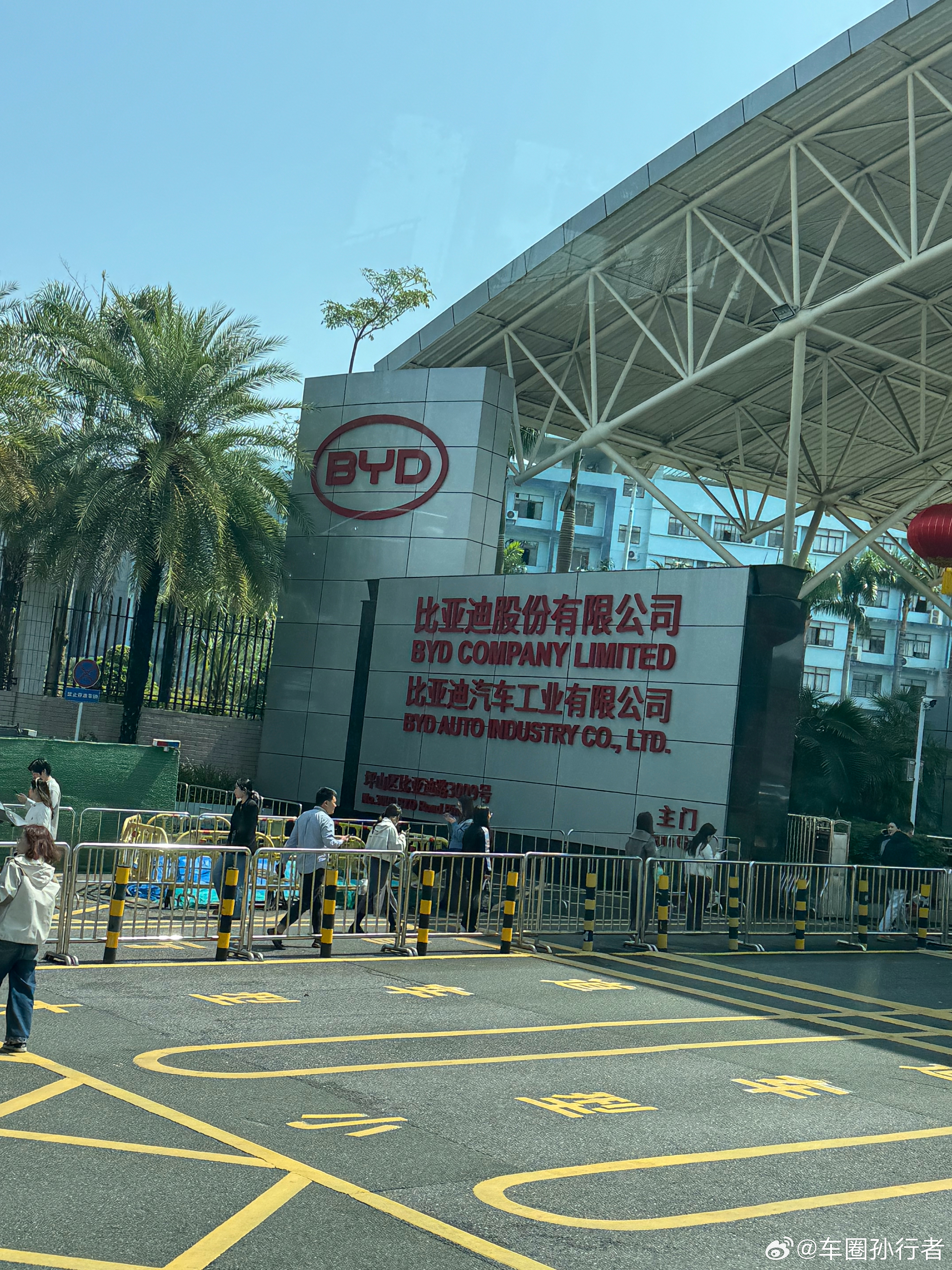 近三天汽车圈最提气的消息，中国车企全球销量首超日本，彻底登顶世界第一！1-2月汽