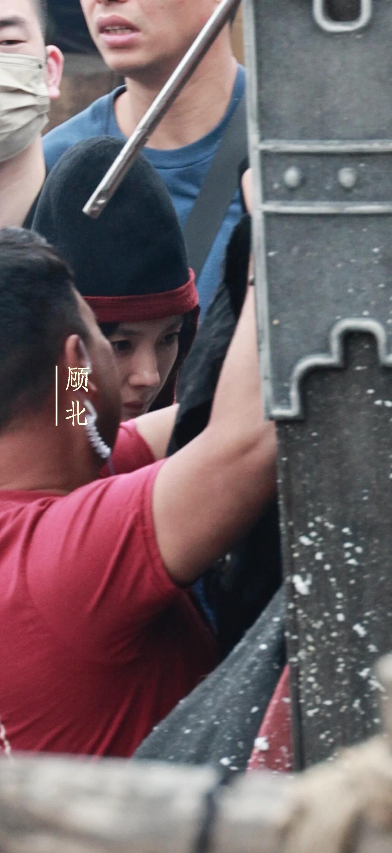 好好好，jsdt清明一过就疯狂出外景是吧这优越的鼻基底这亮晶晶的眼杨幂冯娷杨幂冯