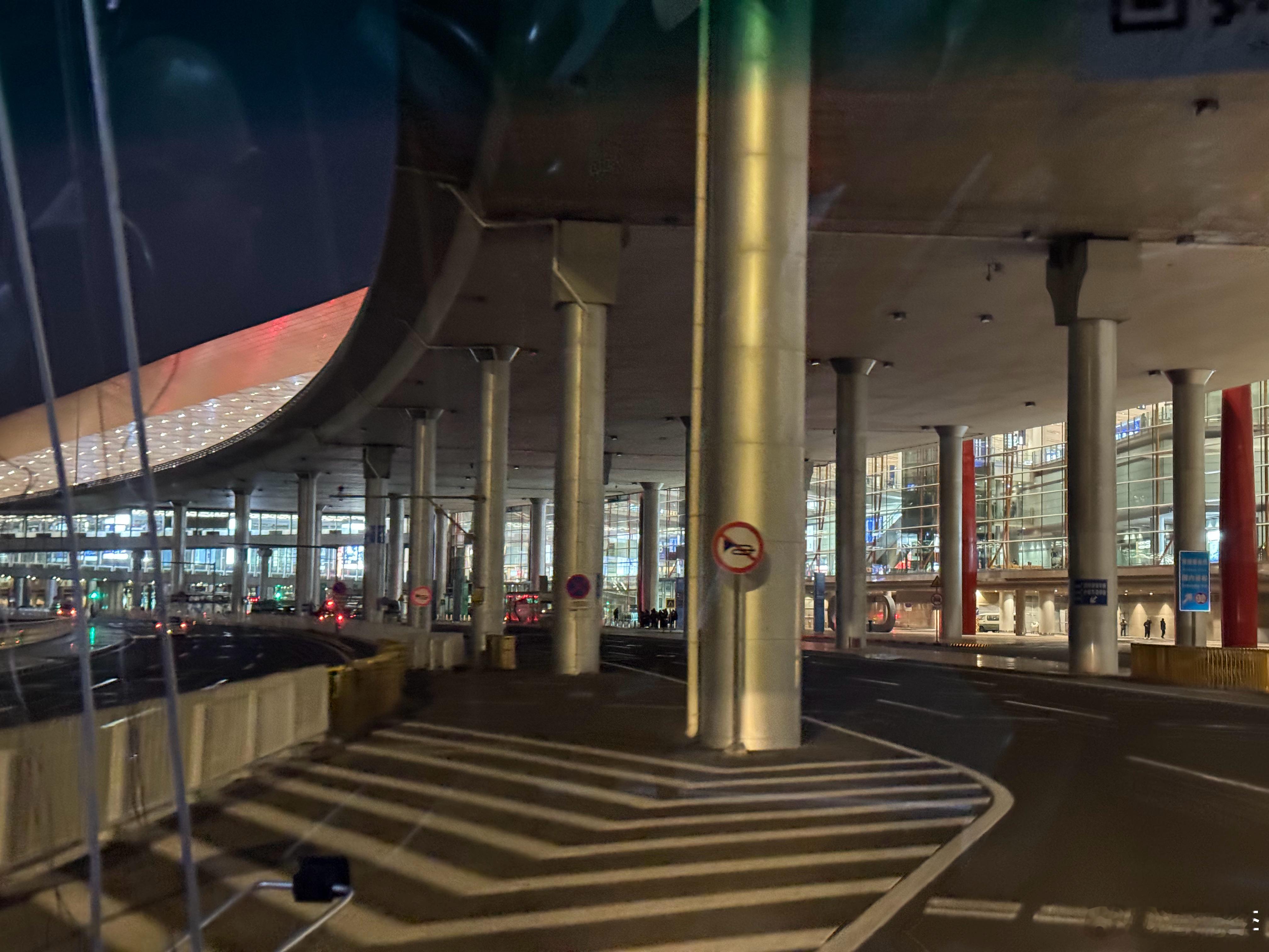 人还是少吹牛少立 Flag去年下半年总叭叭我最不喜欢去广东出差不是因为飞天双马尾