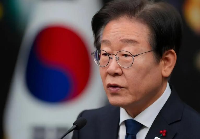 韩国正式宣战：亲日派，清算开始！
【新浪财经】韩国媒体8月16日报道，韩国政府将
