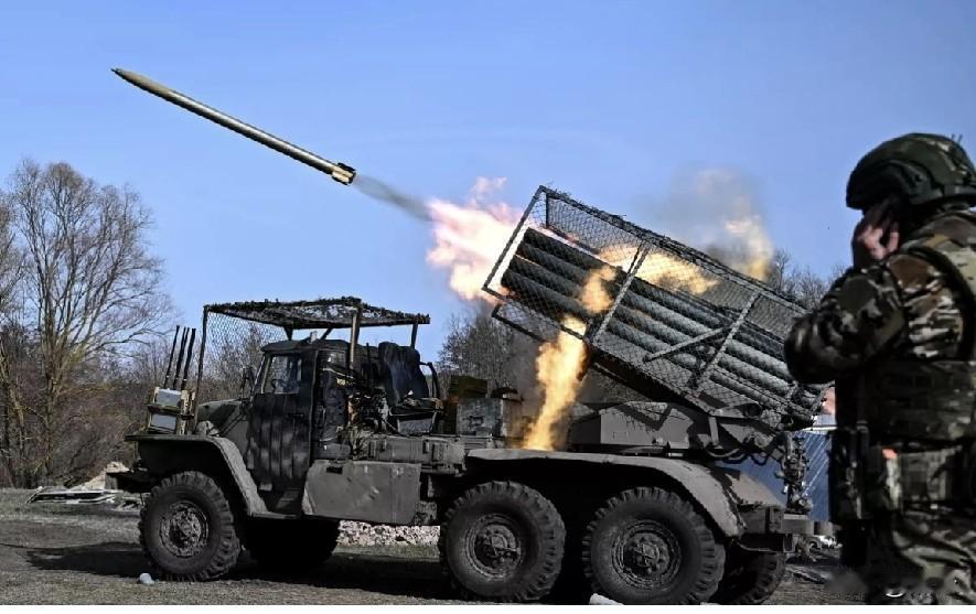 突发！俄军双线告捷！2小时前解放顿涅茨克、苏梅两地，乌军单日遭重创
 
北京时间