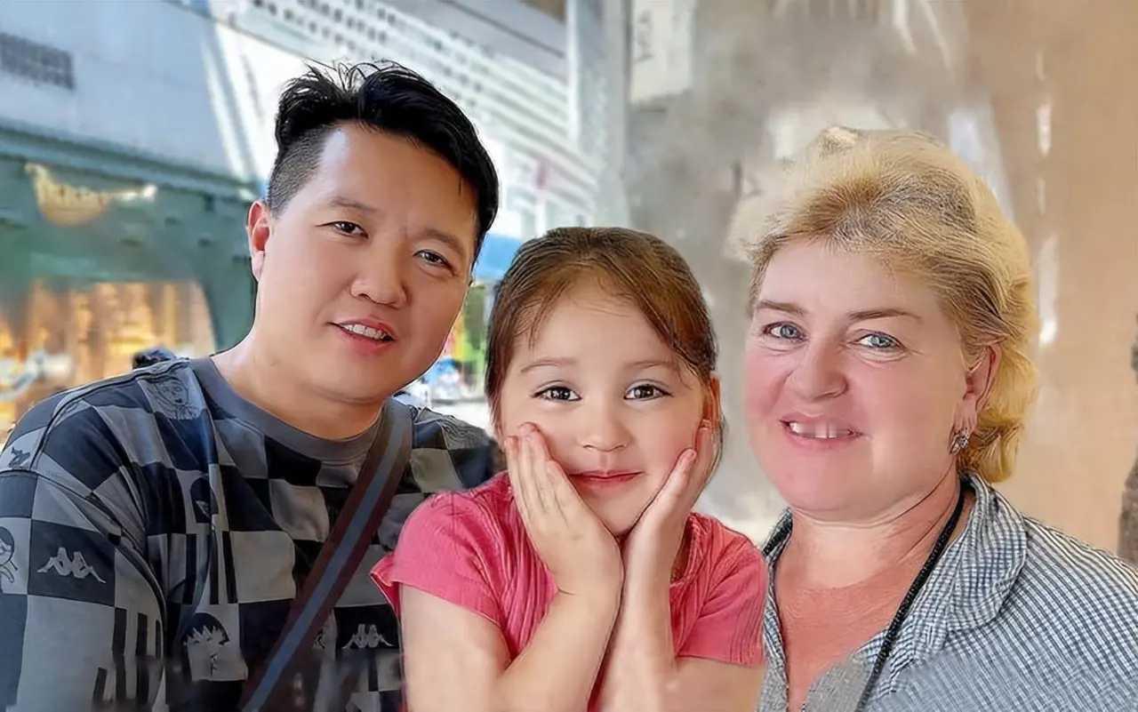 【中国女婿接战火中乌克兰丈母娘，丈母娘：这里就是童话世界】

乌克兰战争令亲情备