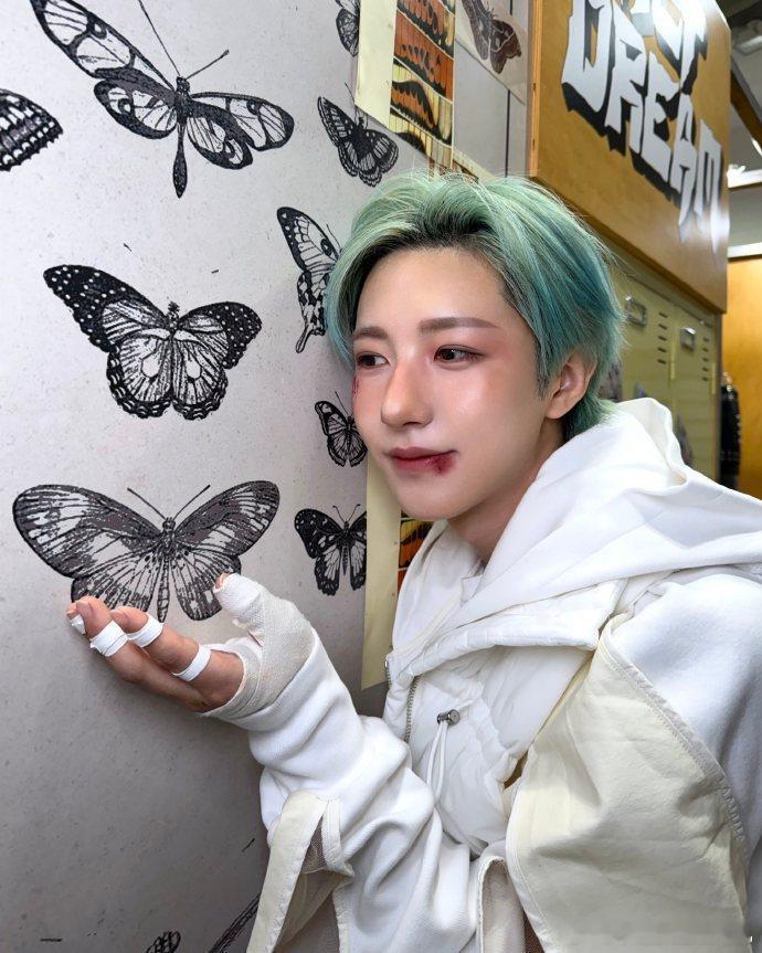 NCTDREAM现场七个人轮流怼脸帅到我，战损妆配上拳击台设计绝了，第一排简直福