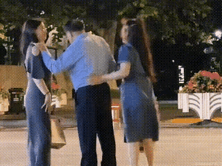 什么叫做丑态百出？这大概就是吧？