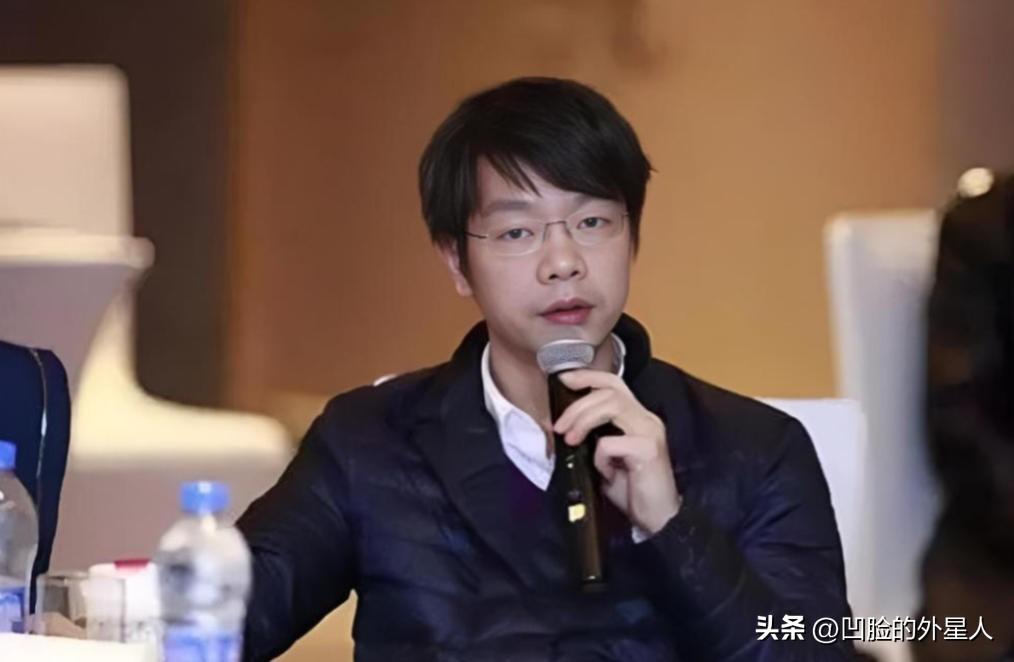 2000年，一位不到20岁，只有高中学历的少年，来京东应聘。刘强东亲自面试，给他