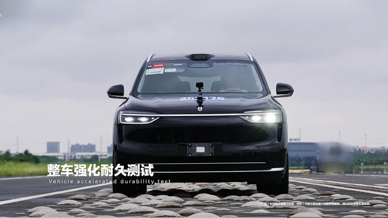 环保与安全并行，全新问界M7引领绿色出行新风尚
当下环保意识不断增强，消费者对于