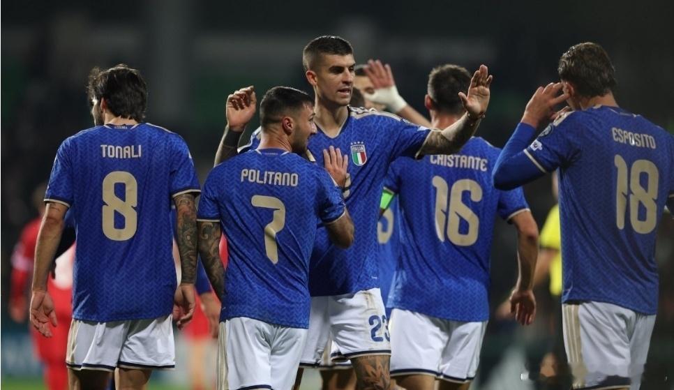 意大利连续3届踢世预赛附加赛 蓝衣军团至暗时刻北京时间11月17日，2026年世