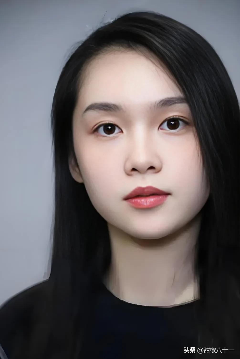 电视剧《以法之名》，

秦峰对杨婧暗生情愫，

可关键是秦峰都工作了，杨婧还只是