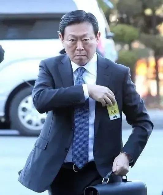 一个靠电商发家，还养着棒球队的企业，跟武器装备八竿子打不着，居然开始制造军火了。