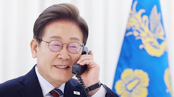 特朗普斡旋俄乌，只字不提朝鲜援俄，李在明慌忙定下访美行程
这几天，特朗普团队为斡