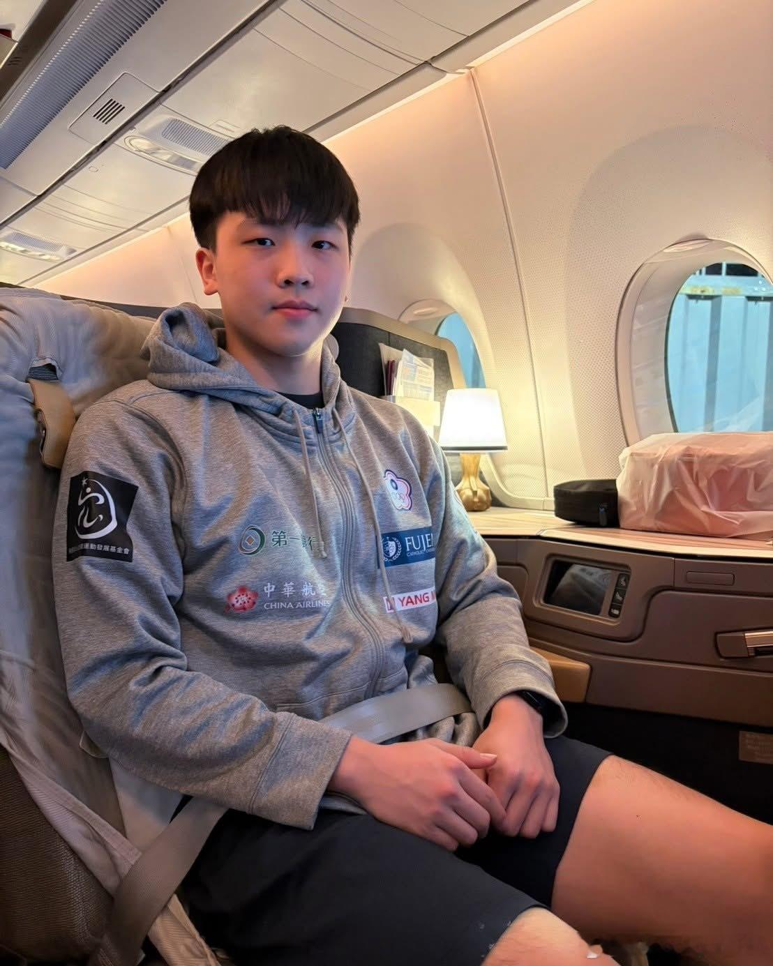 张佑安出发前往欧洲🛫参加🇭🇷萨格勒布和🇸🇮卢布尔雅那站的比赛🏓 