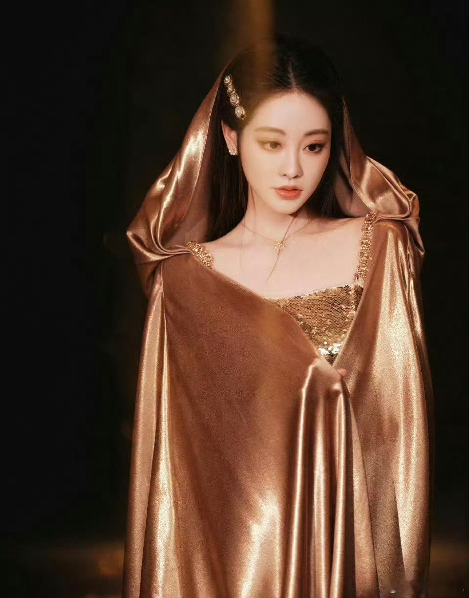 祝绪丹说李晟喜欢抽象视频周五晚高疯定档周五晚高疯定档！就冲李晟的抽象视频梗，这综