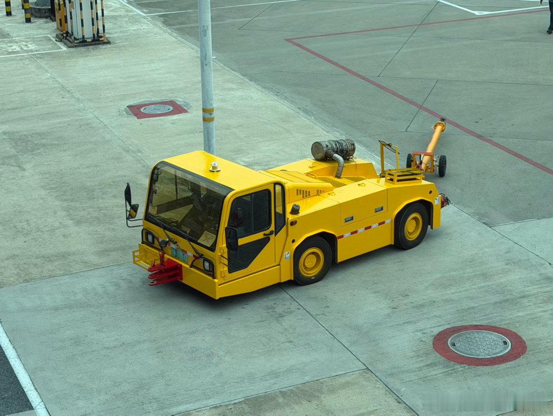 为什么机场的车车都这么可爱！！！！！凯文聊车