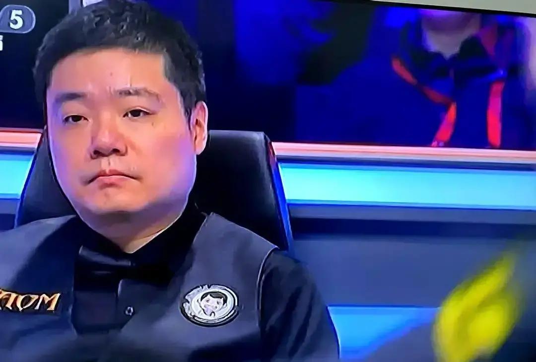 武汉那场1/4决赛，丁3比2领先，却硬生生被小特翻成5比3。
 
小特长台准得离