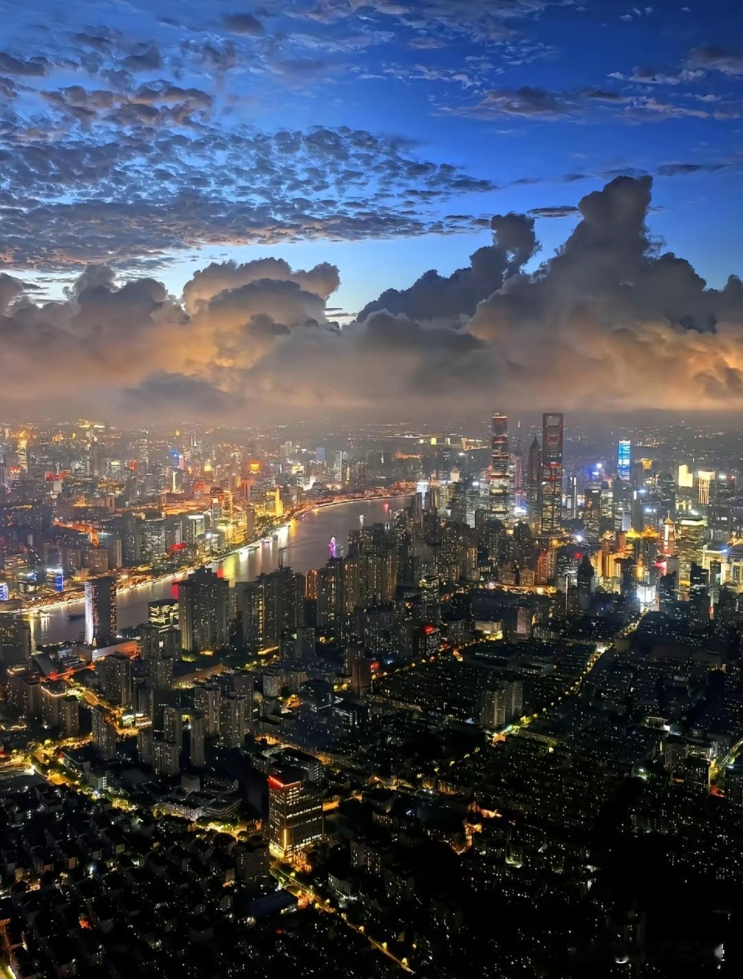 给自己一句话，你会说什么? 我想对自己说：“辛苦了，往后就好好爱自己。”生活里，