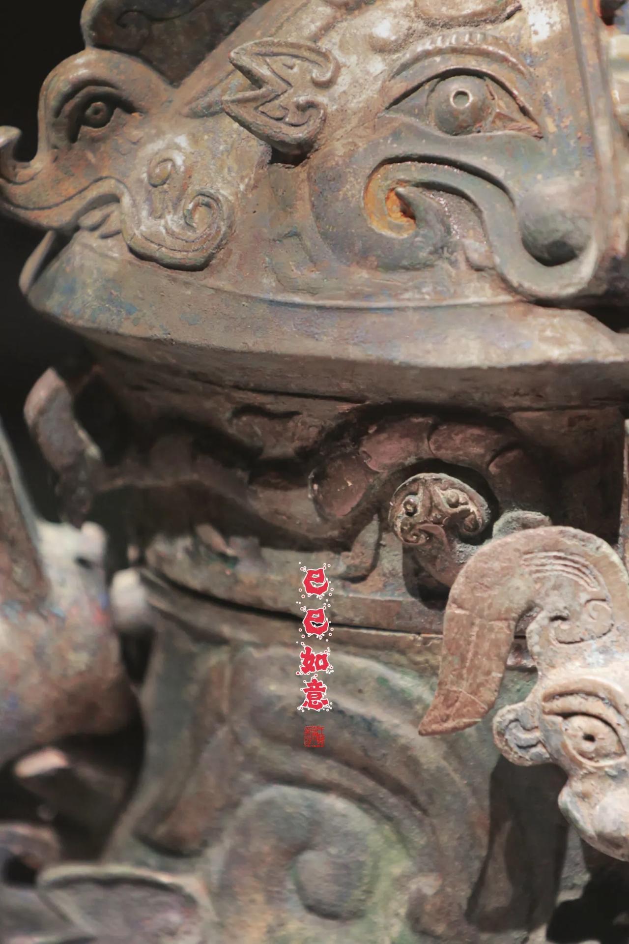 【巳巳如意】

///神面纹卣，西周早期，湖北省随州市羊子山噩国墓地出土，随州市