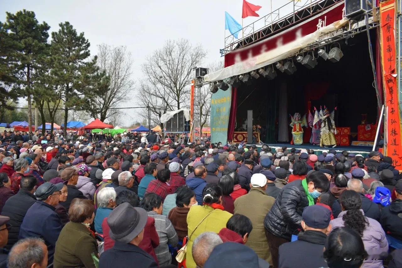有福之人来楼观，踏青赏花正当时！今年二月初十古庙会，3月6日晚（农历二月初七）在